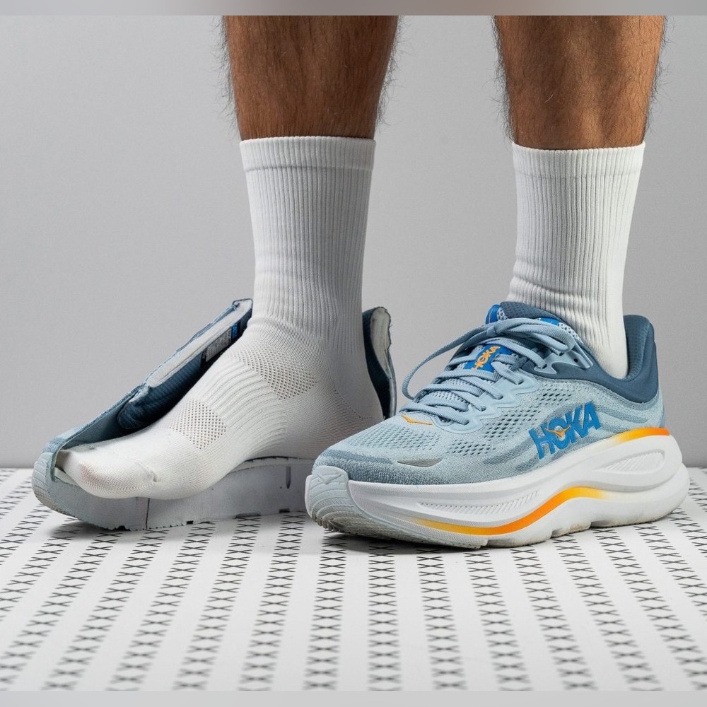 Hoka Men’s Bondi 9 in the Drizzle / Downpour Colorway. M 14D